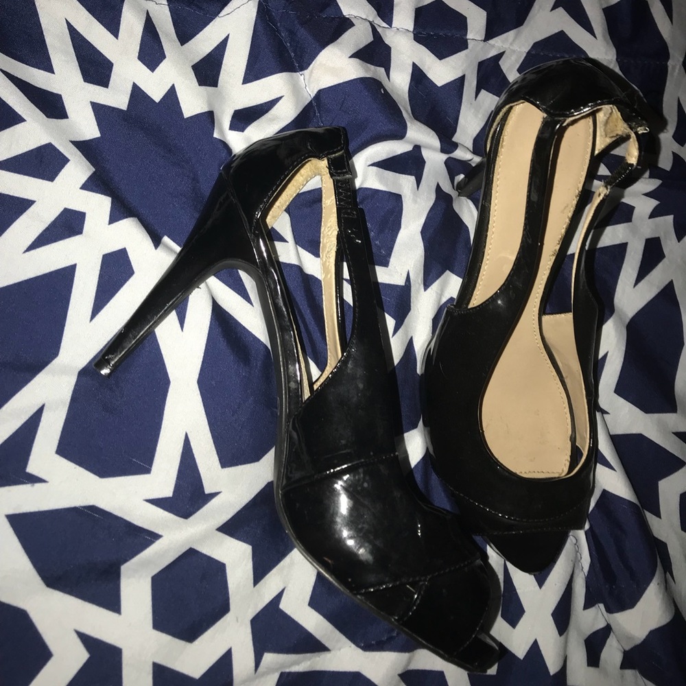 Black open toe